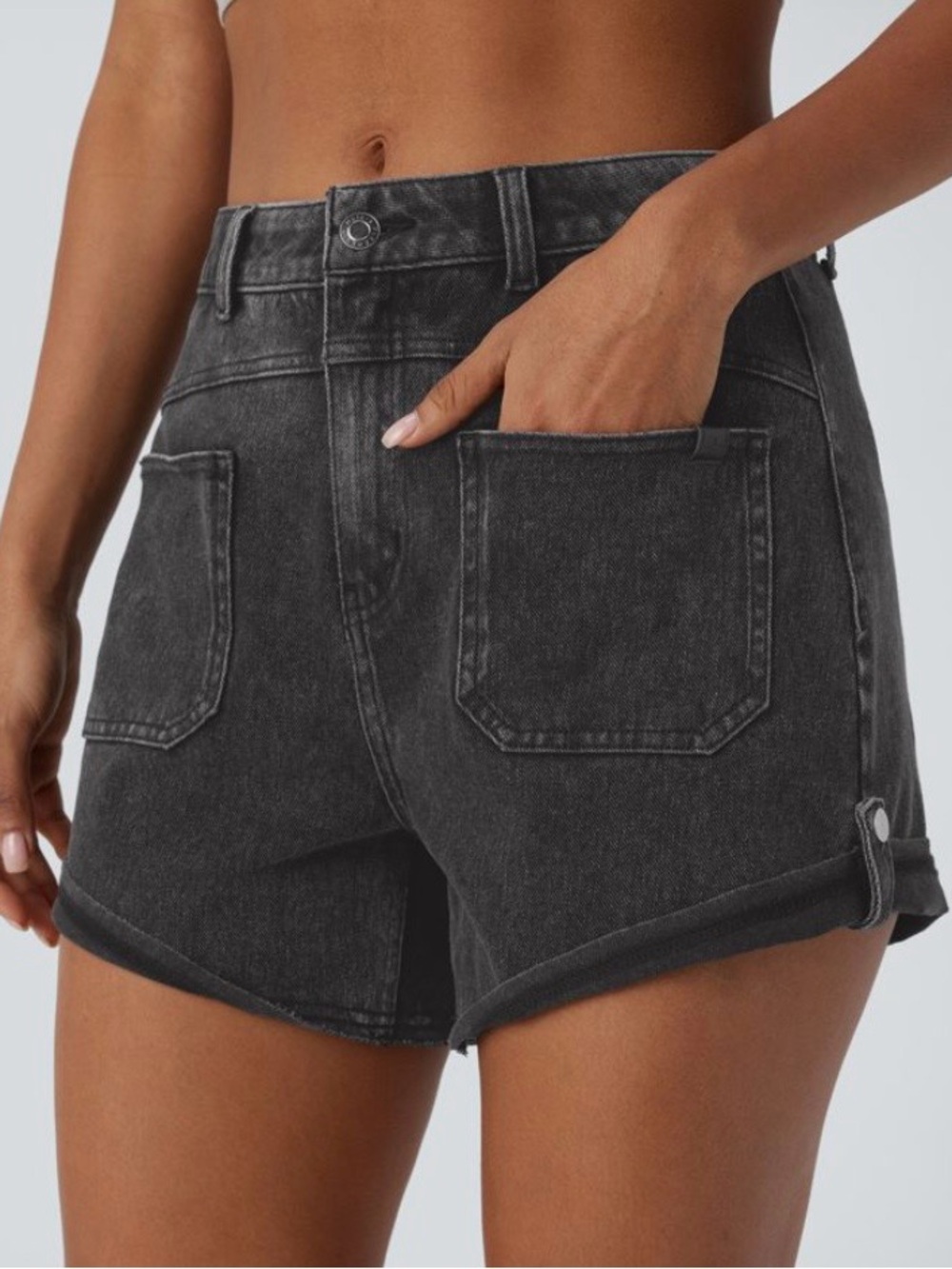 MEDIUM.     HALARA ROLLED HEM STRETCHY DENIUM SHORTS